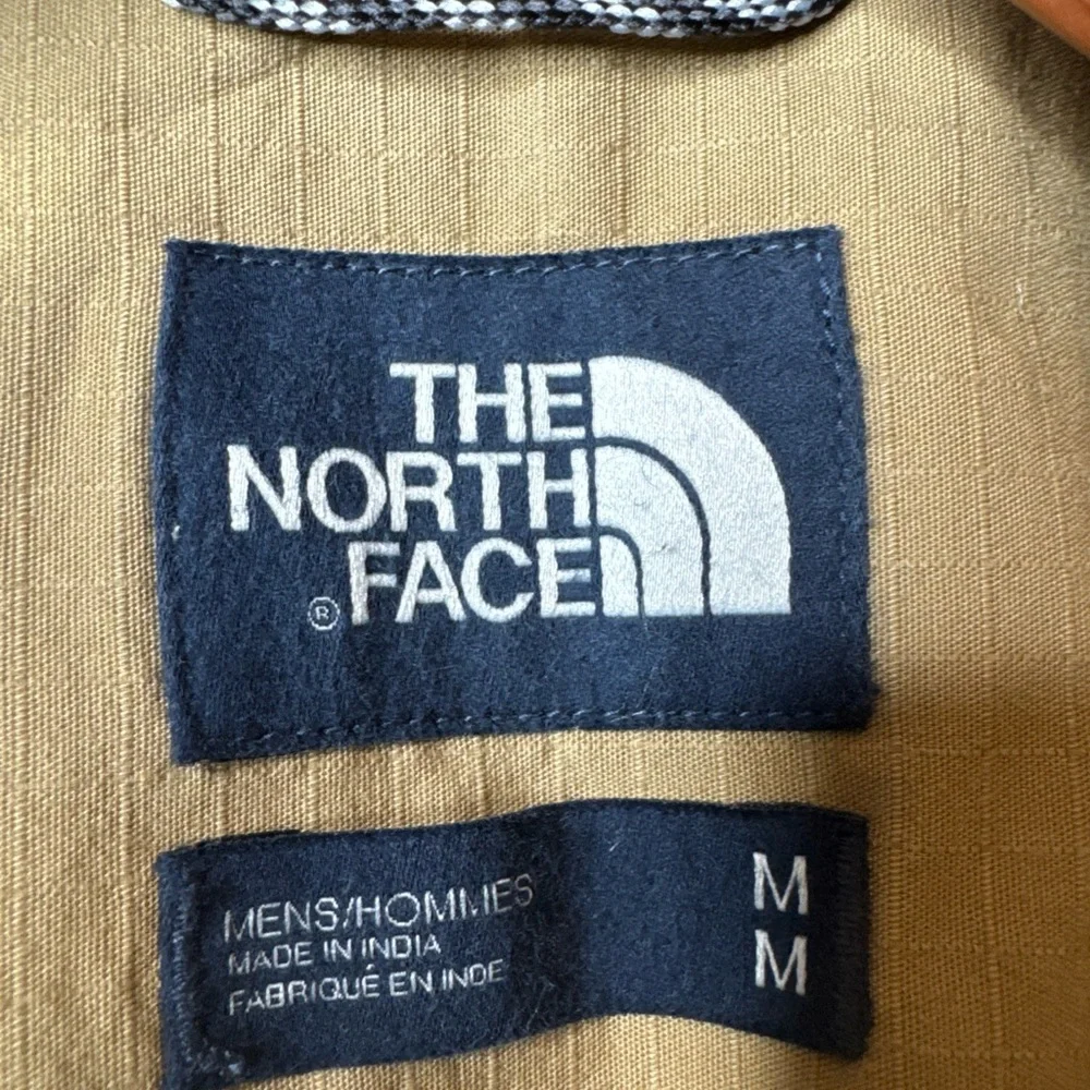 The North‎ Face Men's Khaki Button-Down Shirt, Ripstop size medium